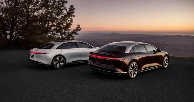 The most luxurious sedans in 2022 - 6