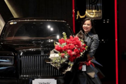 Kinh doanh - Những nữ đại gia Việt "mạnh tay" chốt đơn xế khủng hàng chục tỷ gây sốt cộng đồng mạng
