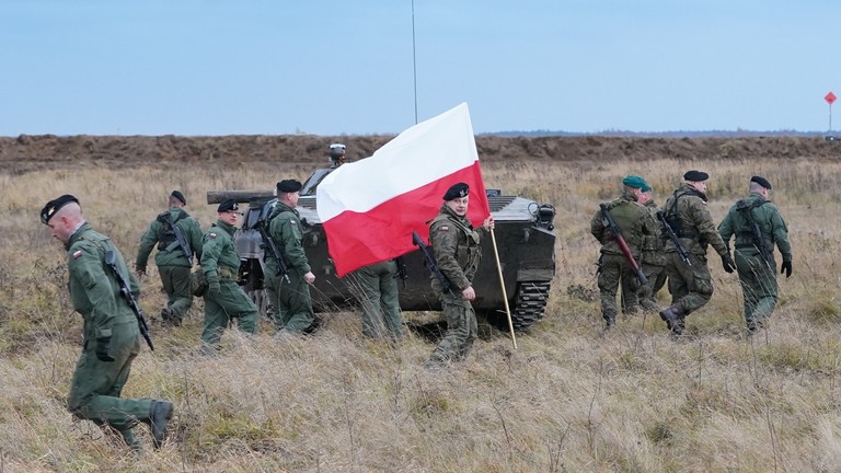 Ba Lan có thể là quốc gia dẫn đầu châu Âu trong nỗ lực viện trợ quân sự cho Ukraine, theo RT (ảnh: RT)