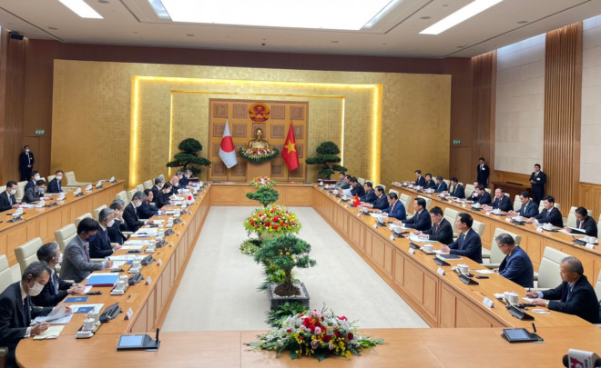 Thủ tướng Phạm Minh Chính và Thủ tướng Nhật Bản Kishida Fumio hội đàm tại trụ sở Chính phủ - Ảnh: Hữu Hưng