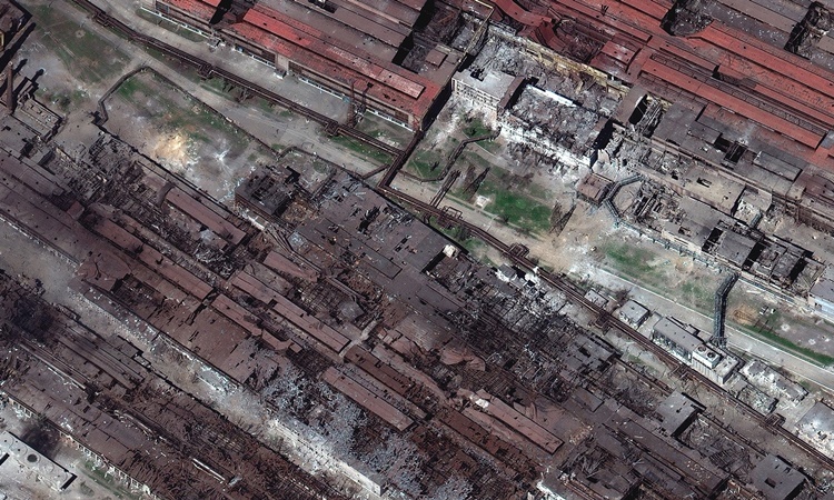 Ảnh vệ tinh chụp hôm 29.4 cho thấy nhà máy thép Azovstal ở Mariupol bị tàn phá nặng nề (ảnh: CNN)