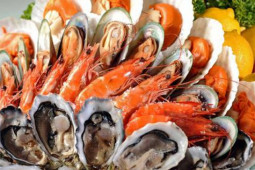 Ẩm thực - Thói quen ăn hải sản có hại cho sức khỏe nhưng rất nhiều gia đình vẫn đang gặp phải