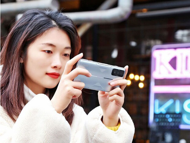 Thời trang Hi-tech - Những smartphone Android cận cao cấp và tầm trung mạnh mẽ nhất hiện nay