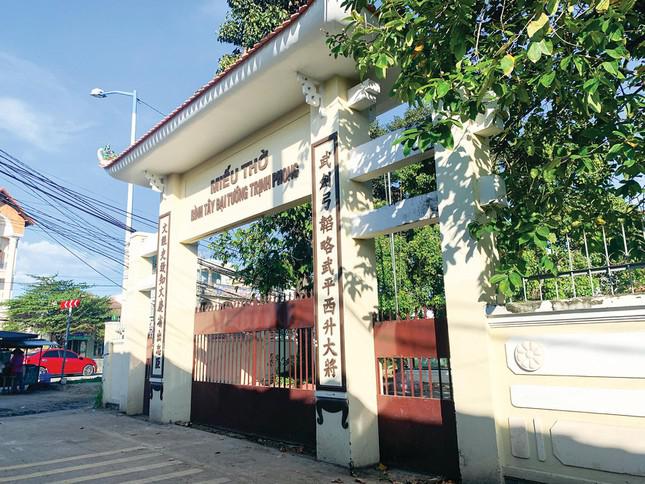 Miếu Trịnh Phong (hay còn gọi là Miếu cây Dầu) được tạo dựng từ thập niên 90 của thế kỉ XIX