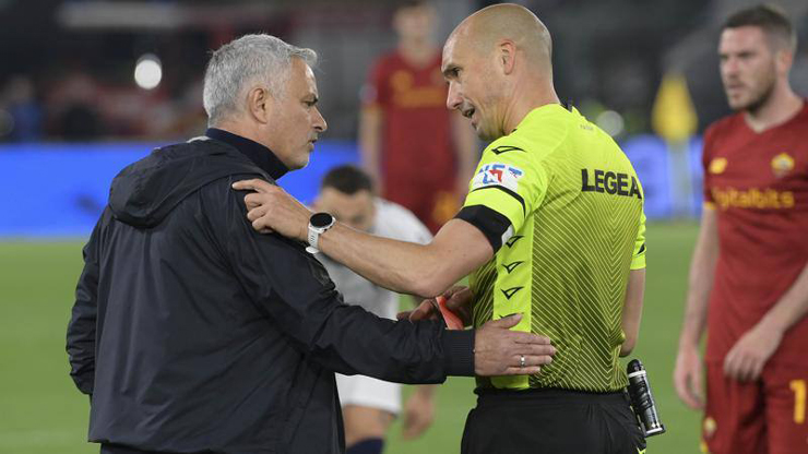 Mourinho chỉ trích trọng tài ở trận đấu của đối thủ Lazio