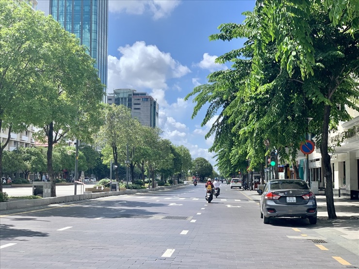 Trong nhiều năm qua, bộ mặt đô thị của TPHCM đã có sự thay đổi với nhiều khu đô thị hiện đại mọc lên.
