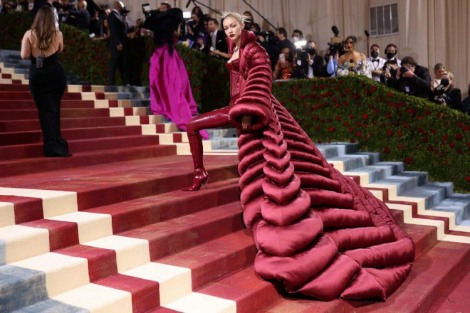 Met Gala 2022: A series of stars "booze"  red carpet, overwhelmed by luxurious outfits - 3