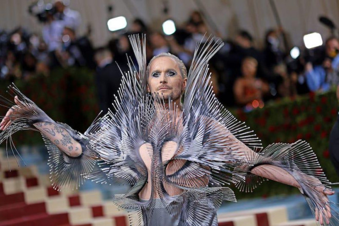 Met Gala 2022: A series of stars "booze"  red carpet, overwhelmed by luxurious outfits - 10