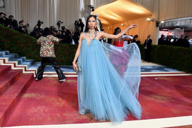 Met Gala 2022: A series of stars "booze"  red carpet, overwhelmed by luxurious outfits - 11