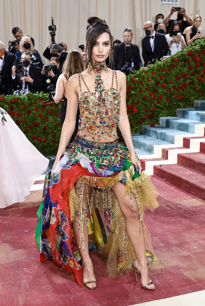 Met Gala 2022: A series of stars "booze"  red carpet, overwhelmed by luxurious outfits - 15