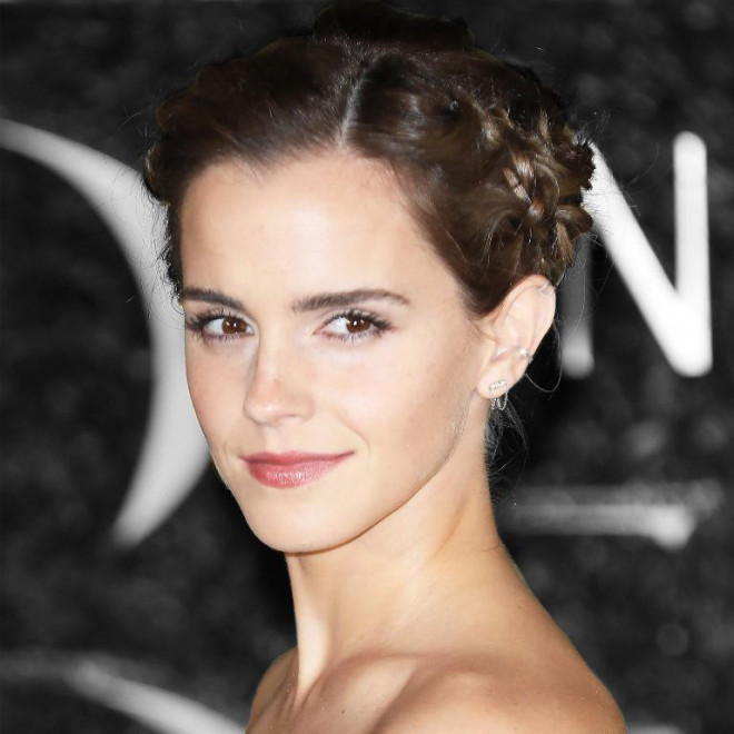 What does Emma Watson do to have porcelain white skin at the age of 31?  - 4