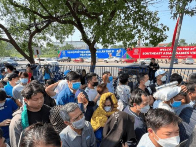 Thị trường - Tiêu dùng - Vé "chợ đen" trận U23 Việt Nam gặp U23 Indonesia ở mức 8 triệu đồng/cặp