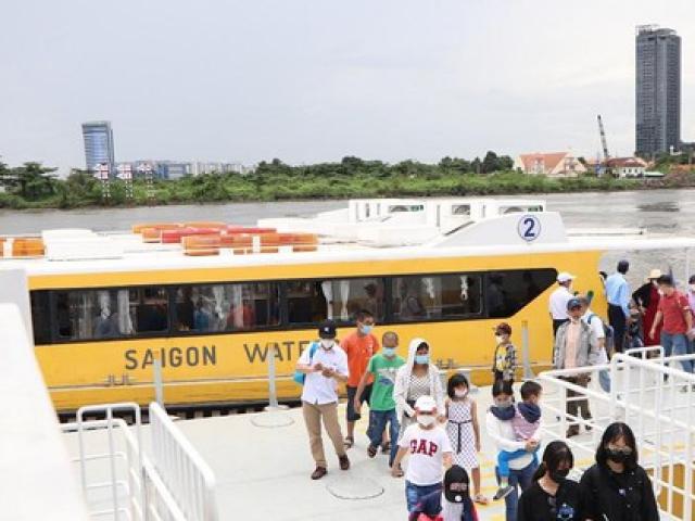 Video: Buýt sông Sài Gòn ‘cháy vé’, nhiều người phải đặt vé trước cả tuần