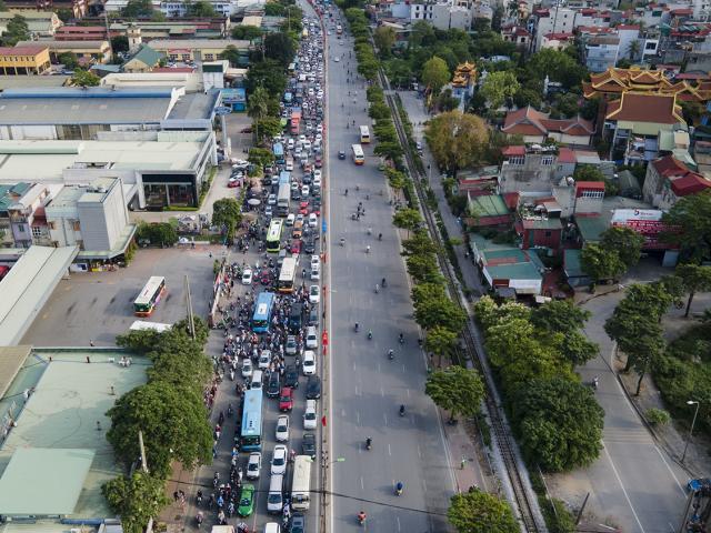 Tin tức trong ngày - Giao thông "giảm nhiệt" trong ngày người dân trở lại Hà Nội, TP.HCM sau nghỉ lễ