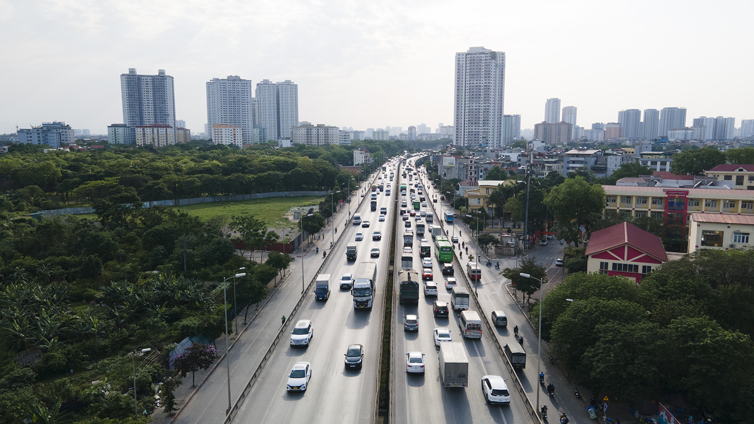 Traffic " reduce heat"  on the day people return to Hanoi after the holiday - 18