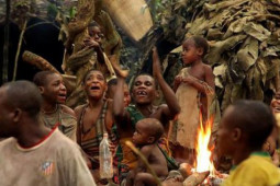 Du lịch - Kỳ bí bộ tộc người lùn Baka ở rừng rậm châu Phi