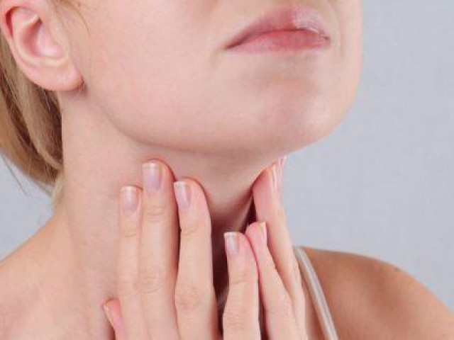 Sức khỏe đời sống - Giọng đang trong trẻo tự nhiên ồm ồm, bệnh gì?