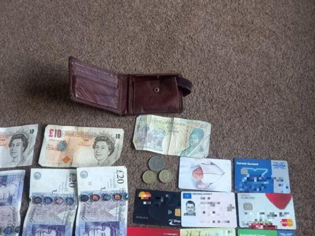 Thế giới - Người đàn ông bỏ quên ví trên xe taxi và cái kết ngỡ ngàng sau 7 năm