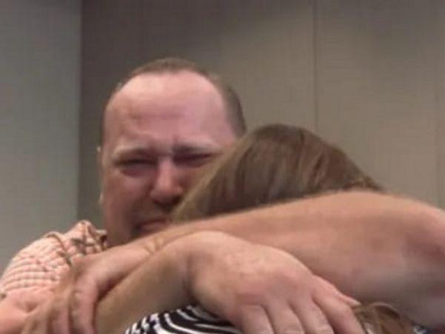 Phi thường - kỳ quặc - Khổ sở với cảnh nghèo khó, người đàn ông bỗng trở thành triệu phú nhờ thứ cũ kỹ bẩn thỉu