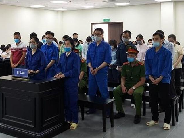 Pháp luật - Hàng chục cán bộ ngân hàng "dính" lao lý vì mánh vay tiền của người đàn bà