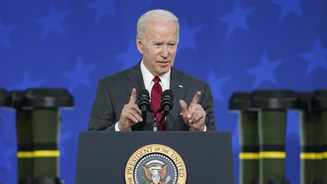 Ông Biden phát biểu ngày 3/5 trong chuyến thăm nhà máy Lockheed Martin ở Alabama (Mỹ). Ảnh: AP