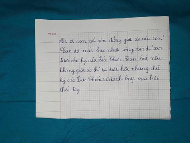 Cậu bé viết thư xin mẹ đừng giặt áo vì sợ mất chữ ký thần tượng khiến dân mạng cười ngất