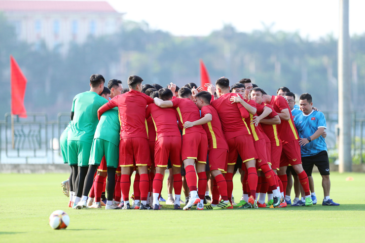 Cả đội cùng thể hiện quyết tâm trước trận "chung kết sớm" với U23 Indonesia vào ngày 6/5.