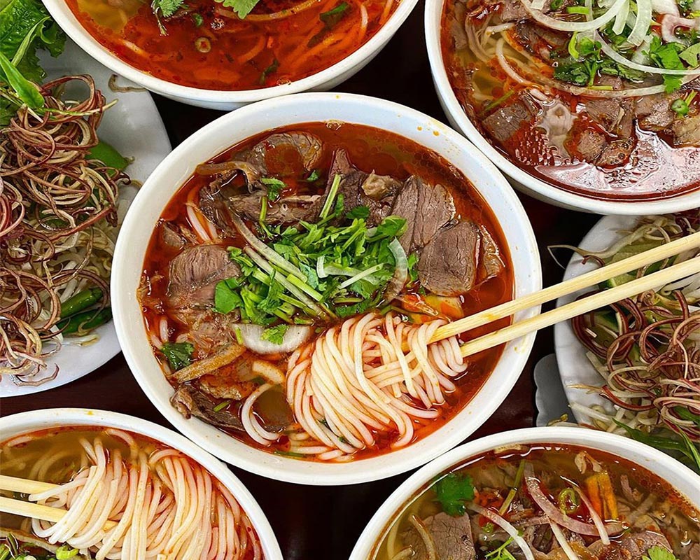 Hue beef noodle soup is included in the menu in Japanese schools - 4