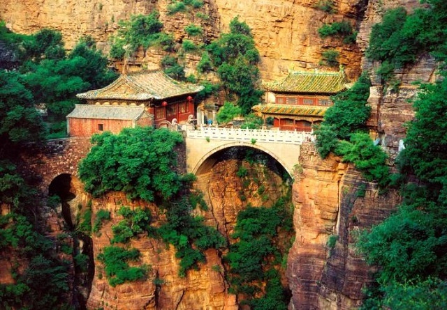 Heart-stopping in front of the ancient temple crammed between two cliffs that appeared in the movie Crouching Tiger Hidden Dragon - 7