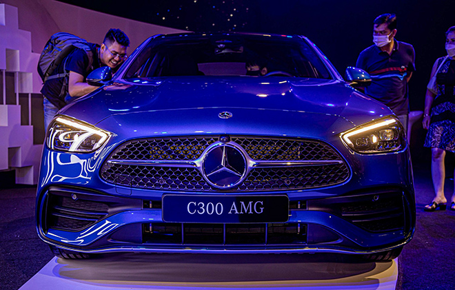 Take a look at luxury car models that have just been launched in Vietnam - 8