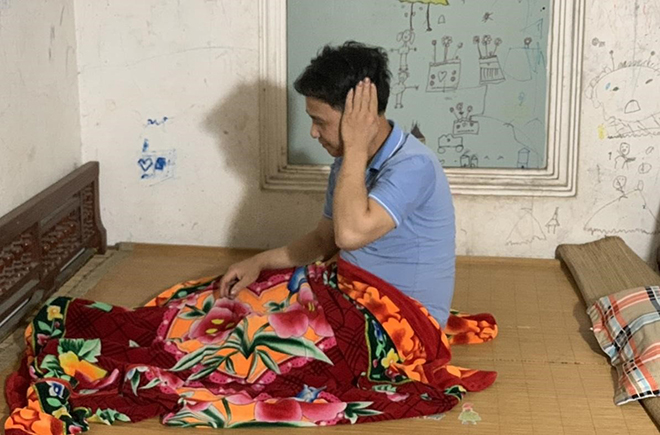 Ù tai, có tiếng ì ì trong tai khiến anh Trào luôn khó chịu, mệt mỏi, không muốn giao tiếp với ai