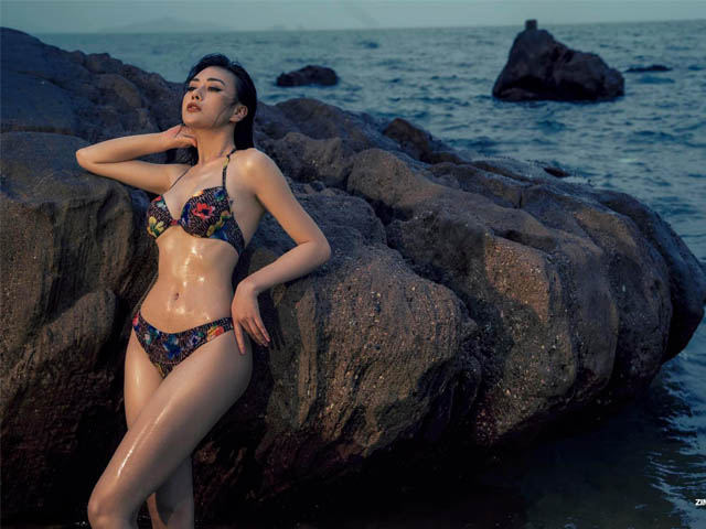 Làm đẹp - "Quỳnh Búp Bê" cứ diện áo tắm là "gây nghiện" vì body quá nuột nà