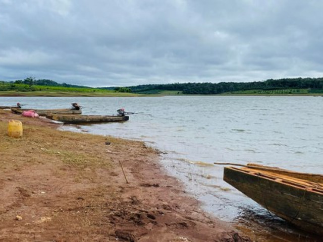 Tin tức trong ngày - Theo cha đi bắt cá, một cháu nhỏ 4 tuổi tử vong