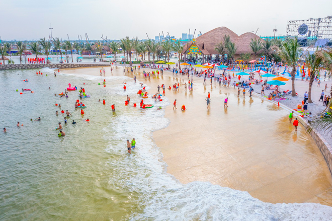 Trải nghiệm trọn vẹn kỳ nghỉ lễ “rực rỡ” tại Tổ hợp Biển tạo sóng nhân tạo lớn nhất thế giới - 1