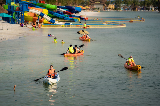 Trải nghiệm trọn vẹn kỳ nghỉ lễ “rực rỡ” tại Tổ hợp Biển tạo sóng nhân tạo lớn nhất thế giới - 10