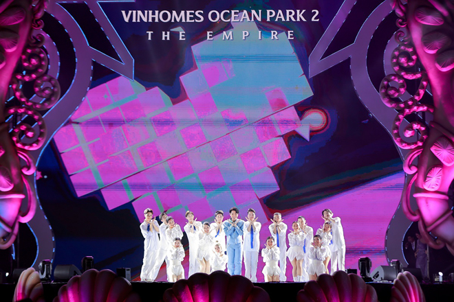 Trải nghiệm trọn vẹn kỳ nghỉ lễ “rực rỡ” tại Tổ hợp Biển tạo sóng nhân tạo lớn nhất thế giới - 13