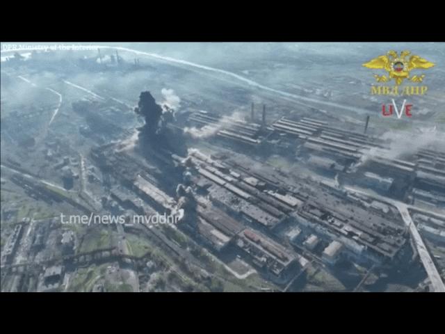 Video: Khoảnh khắc Nga nã hỏa lực dữ dội tạo khói đen dày đặc ở nhà máy thép Azovstal