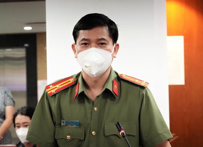 Thượng tá Lê Mạnh Hà, Phó trưởng Phòng Tham mưu Công an TP HCM, thông tin tại buổi họp báo