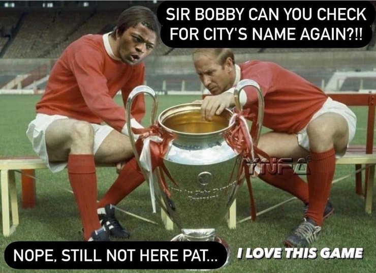 Patrice Evra đăng ảnh chế mình và đàn anh Bobby Charlton chế nhạo Man City lại hụt chức vô địch Champions League