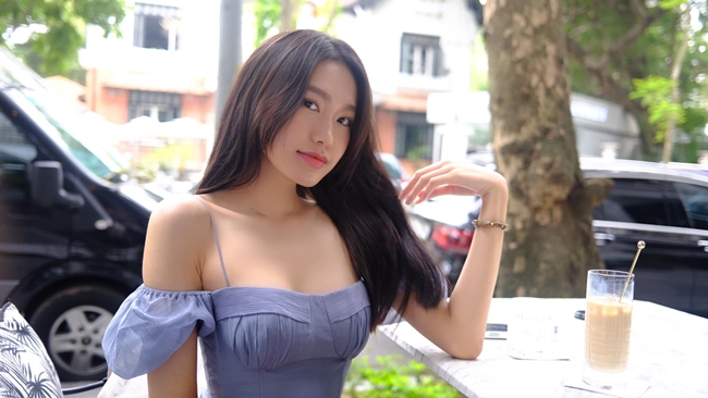 Thường xuyên xuất hiện cùng Đoàn Văn Hậu tại nhiều sự kiện nhưng mỹ nhân Hà thành lọt Top 10 Hoa hậu Việt Nam 2020 chưa bao giờ công khai mối quan hệ. 
