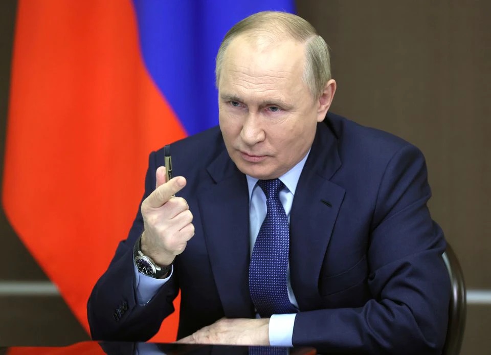 Trong vòng 2 ngày, ông Putin liên tiếp ký 2 sắc lệnh trả đũa phương Tây (ảnh: RT)