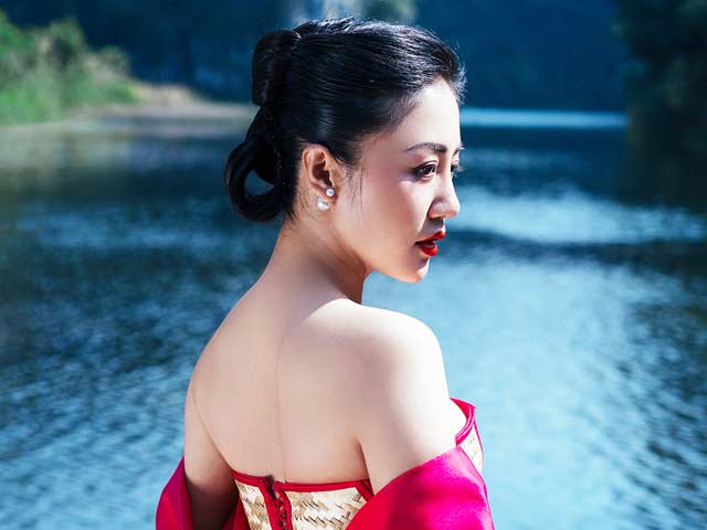 Thời trang - Văn Mai Hương ngày càng biết mặc đẹp, vừa sexy vừa tôn dáng