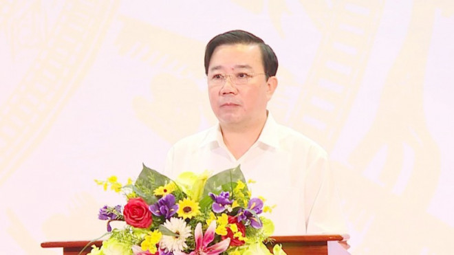 Đồng chí Chử Xuân Dũng, Phó Chủ tịch UBND thành phố Hà Nội phát biểu tại lễ ra quân