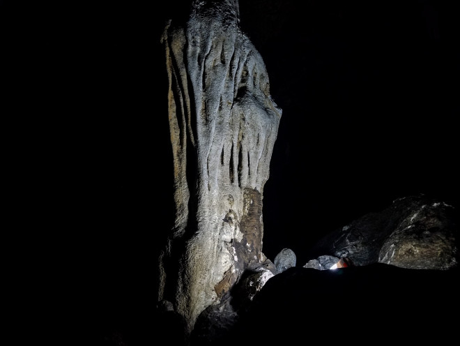 Explore the enchanting wild cave in the mountains and forests of Quang Tri - 12