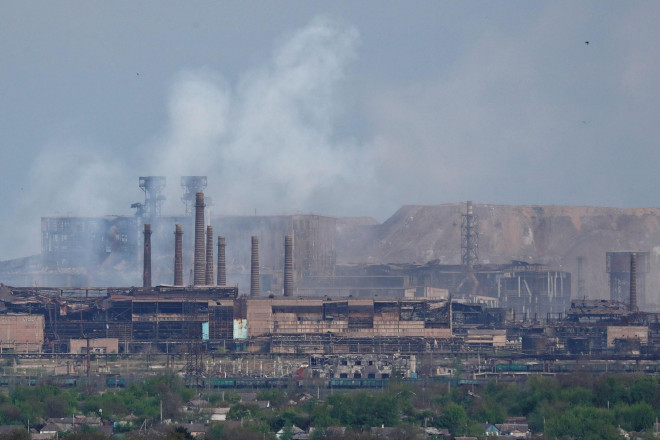 Nhà máy thép Azovstal, TP Mariupol - Ukraine, đang bị binh sĩ Nga phong tỏa. Ảnh: Reuters