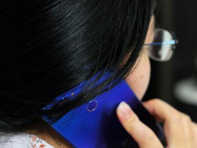 Bạn trẻ - Cuộc sống - Tóm cổ được tiểu tam ngay giữa đường, vợ gọi điện cho chồng nói một câu khiến ai cũng phải sững sờ