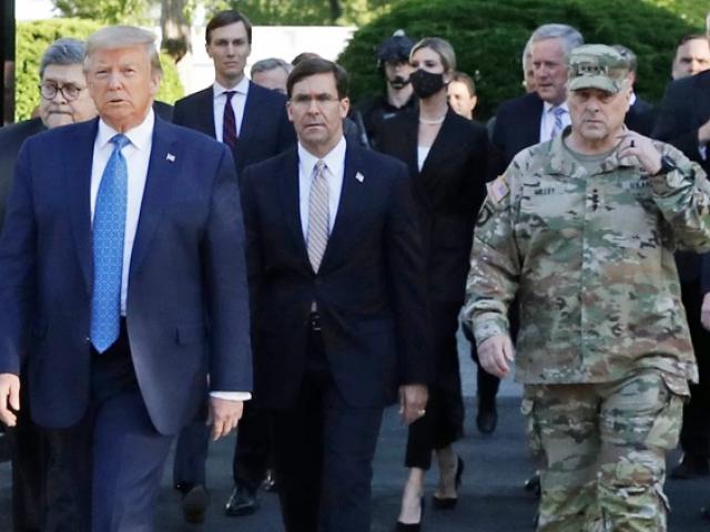 Thế giới - Đối phó ma túy, ông Trump từng muốn bắn tên lửa sang Mexico?