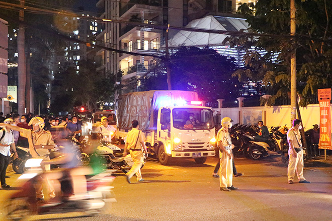 Các phương tiện được đưa về trụ sở công an để xác minh.