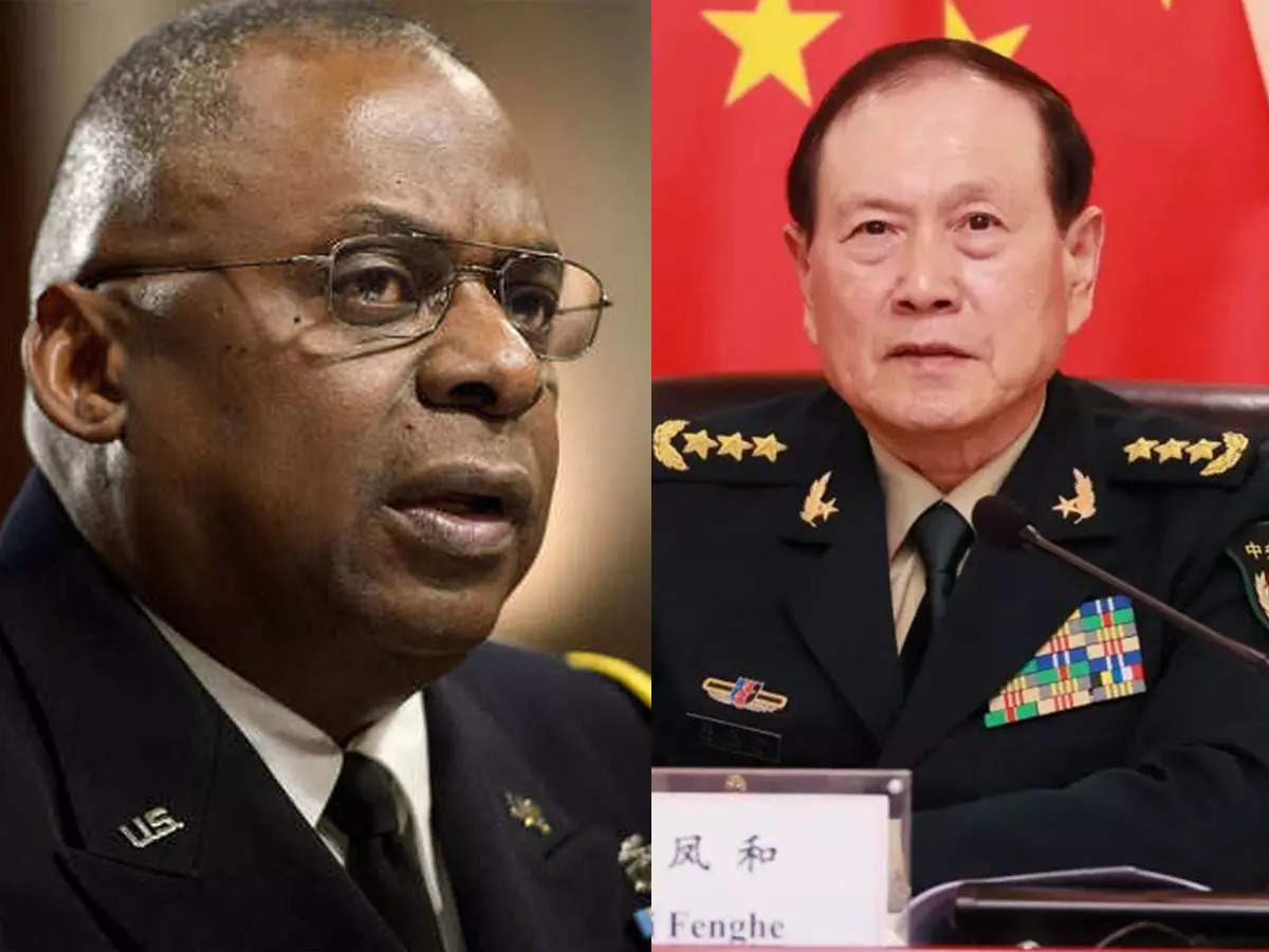 Bộ trưởng Quốc phòng Mỹ Lloyd Austin (trái) và người đồng cấp Trung Quốc Ngụy Phượng Hòa. Ảnh: TON