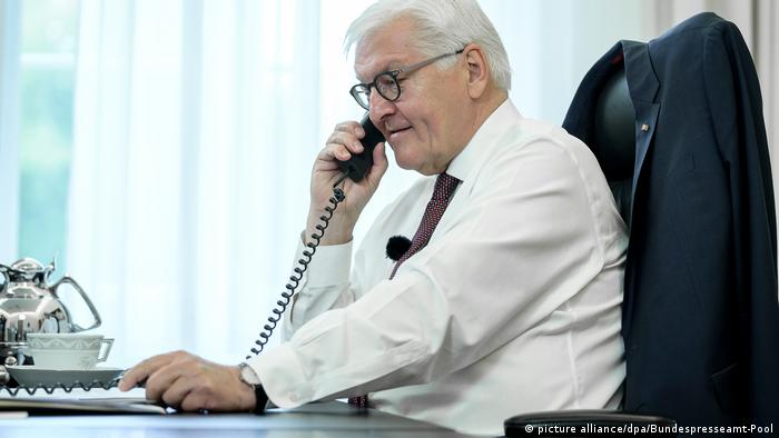 Tổng thống Đức Frank Walter Steinmeier mới đây đã có cuộc điện đàm cởi mở với người đồng cấp Ukraine – ông Zelensky (ảnh: DW)